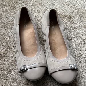 Vionic shoes, size 9.5